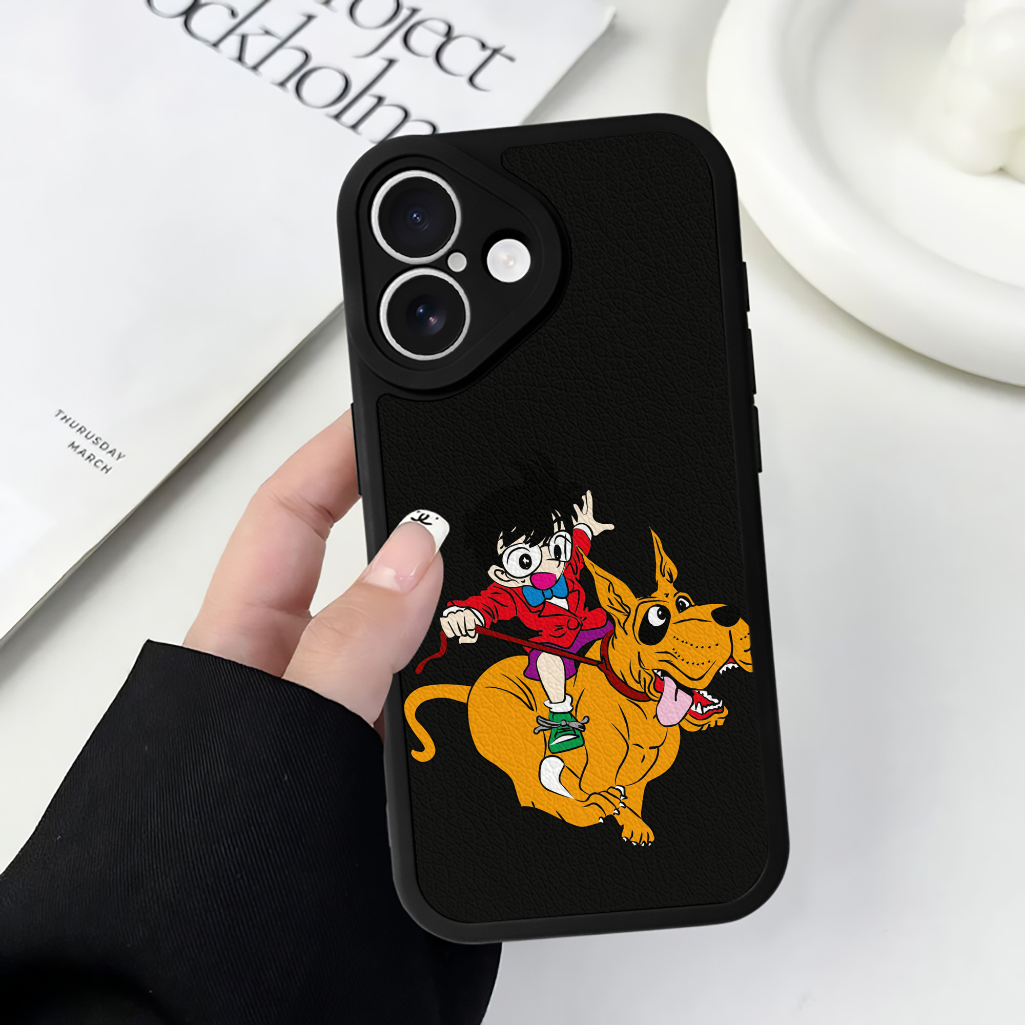 （画像用） 名探偵コナン 江戸川 コナン Detective Conan Conan Edogawa 【iPhone 16シリーズ対応】シリコンスマホケース（レザー調） 材質：シリコン